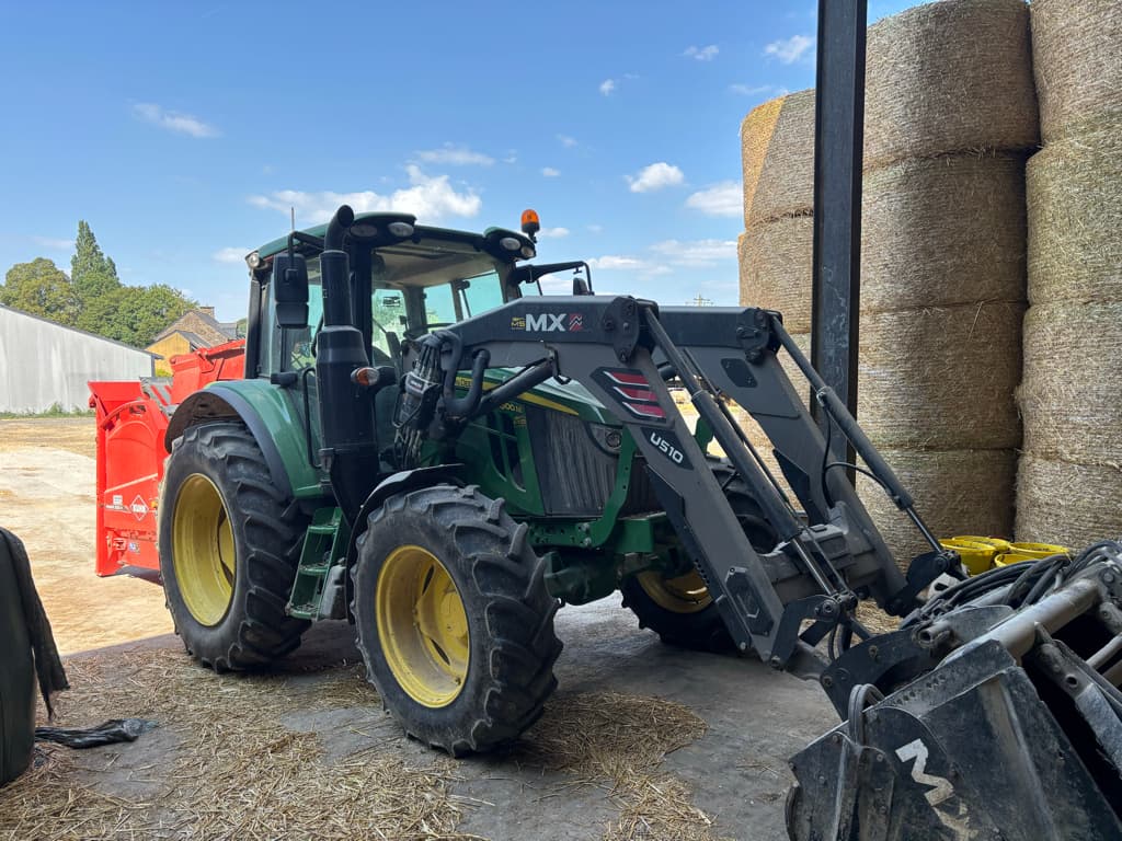 Tracteur JOHN DEERE 6100M - photo principale