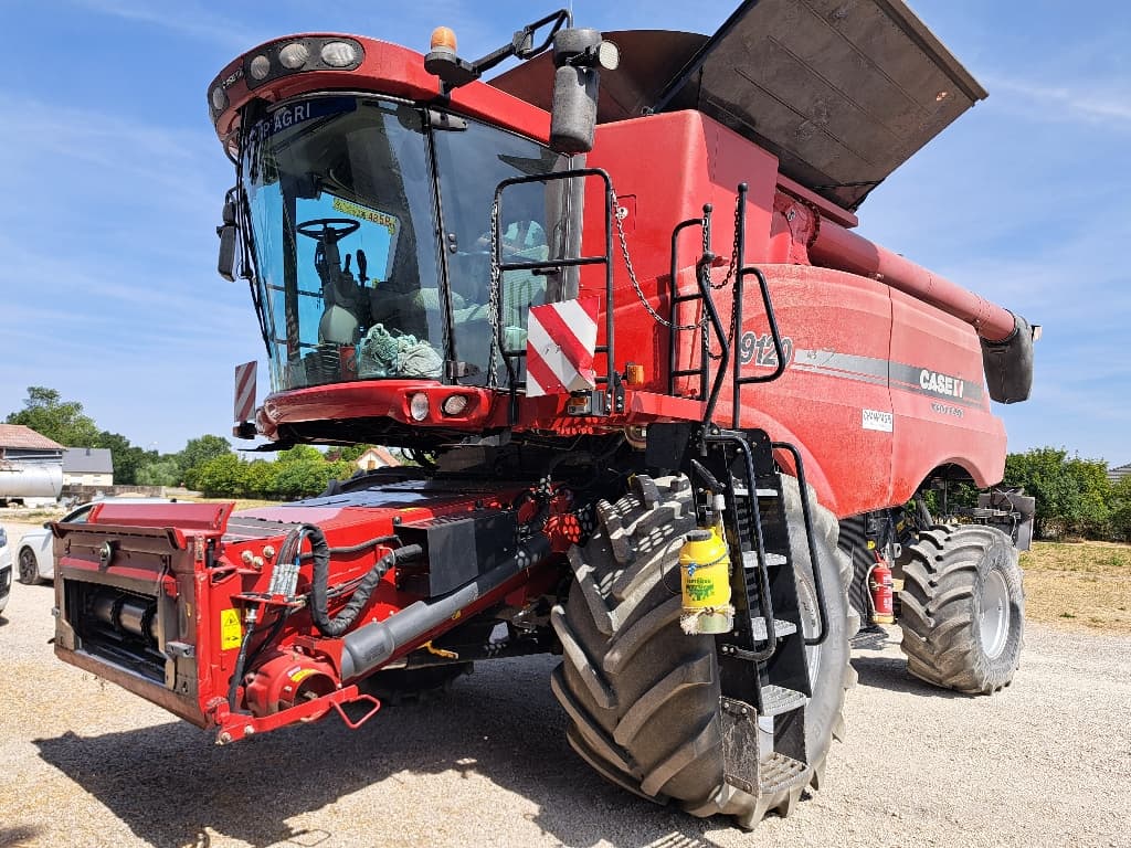 Moissonneuse CASE IH Axial 9210 - photo principale