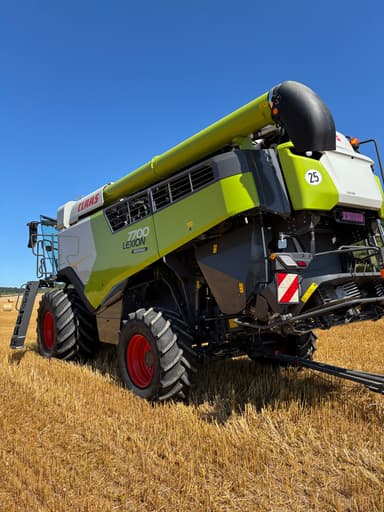 Moissonneuse CLAAS LEXION 7700 MONTANA - photo 4
