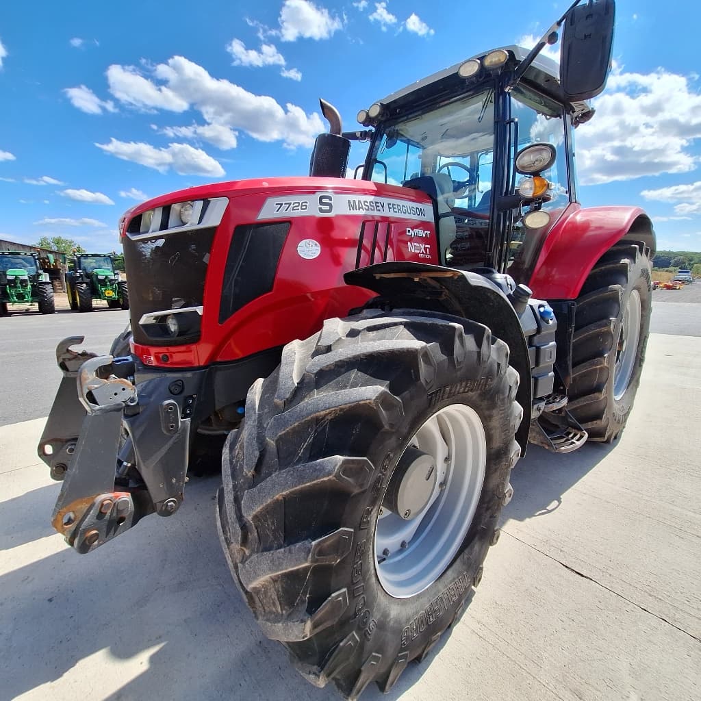 Tracteur MASSEY FERGUSON 7726 S - photo principale