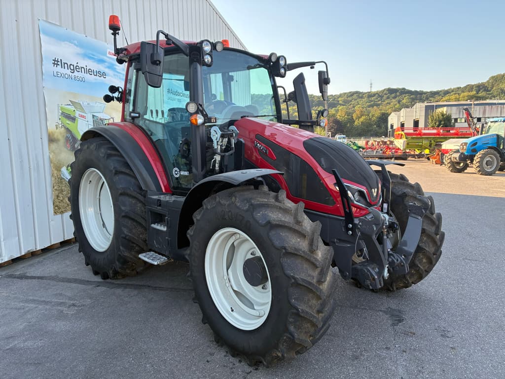 Tracteur VALTRA G135  active - photo principale
