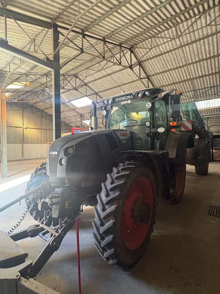 Tracteur CLAAS Arion 660 CMATIC CEBIS LS+ - photo principale