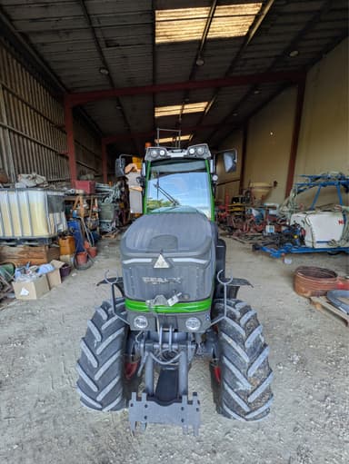 Tracteur FENDT 210 V - photo 3