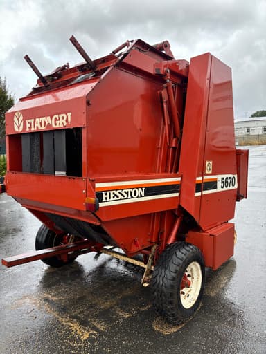 Presse balles rondes HESSTON 5670 - photo 3
