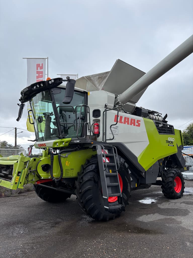 Moissonneuse CLAAS Trion 650 - photo principale