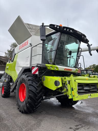 Moissonneuse CLAAS Trion 650 - photo 2