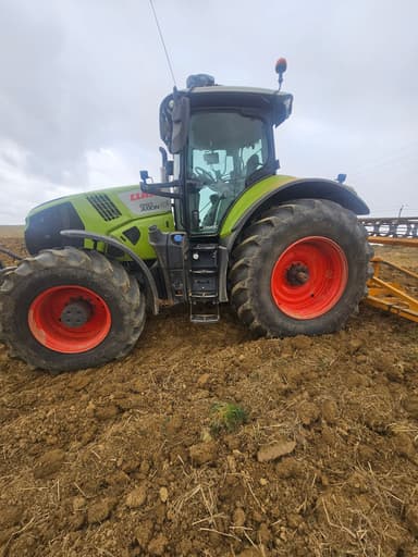 Tracteur CLAAS Axion 850 cmatic business - photo 2