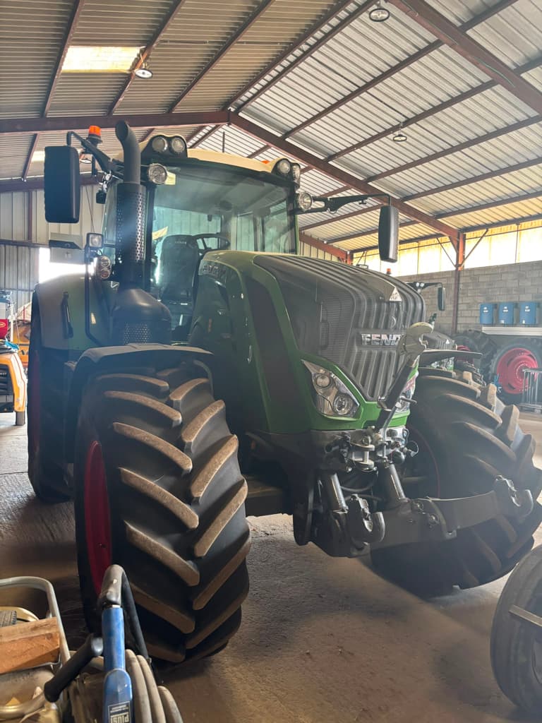 Tracteur FENDT 824 VARIO PROFI + - photo principale