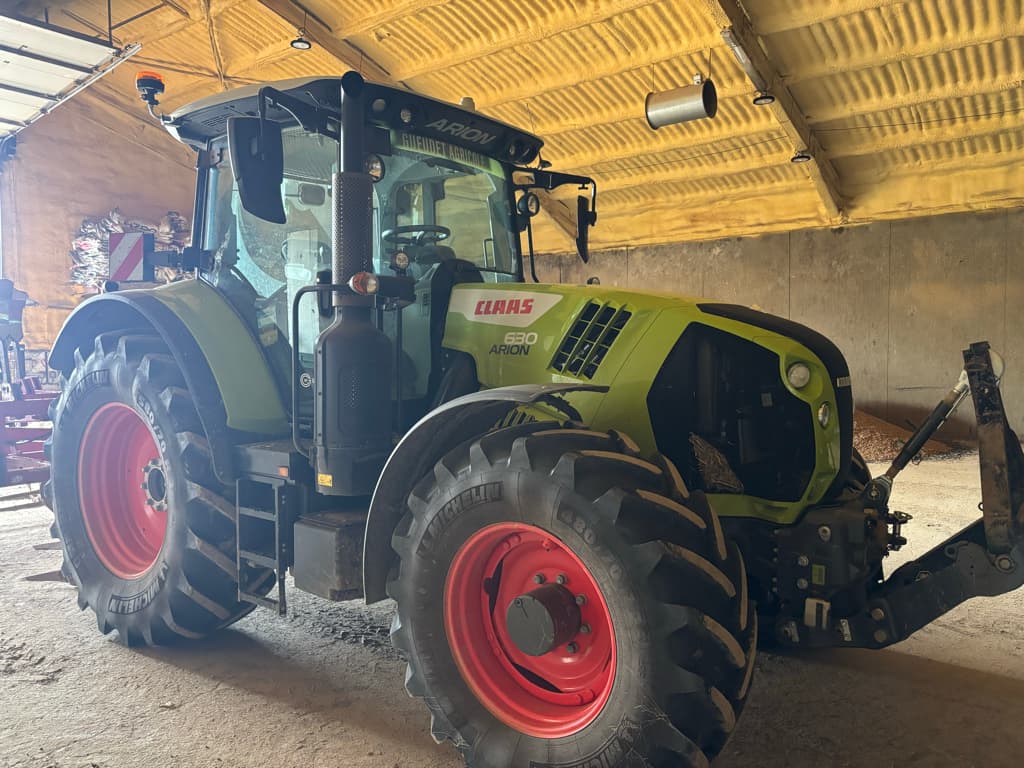 Tracteur CLAAS ARION 630 - photo principale