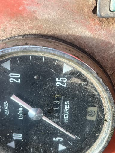 Tracteur chargeur RENAULT 751 - photo 5