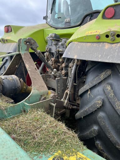 Tracteur CLAAS ARION 620 - photo 4