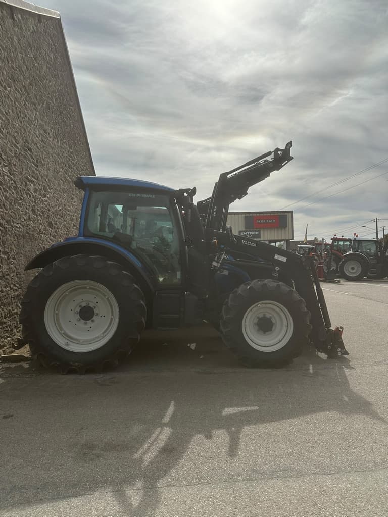 Tracteur chargeur VALTRA n114 H5 - photo principale