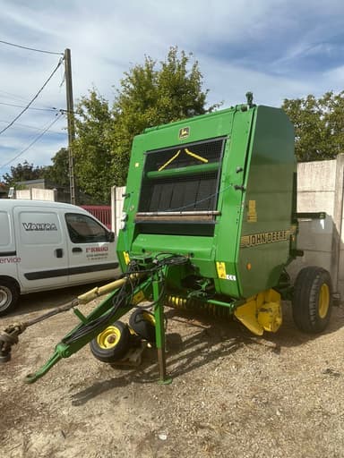 Presse balles rondes JOHN DEERE 580 - photo 2