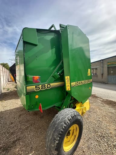 Presse balles rondes JOHN DEERE 580 - photo 3