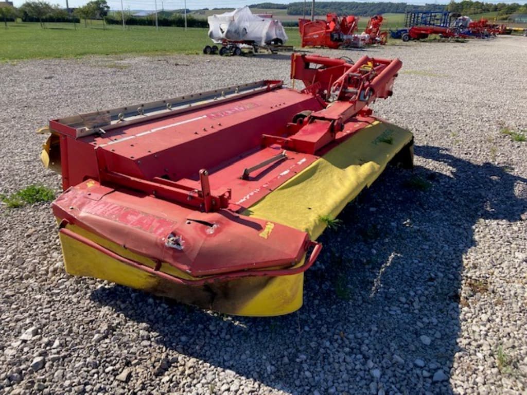 6927698beec677fb47a93f5f