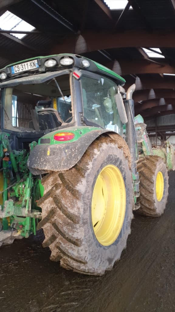 Tracteur chargeur JOHN DEERE 6105R - photo principale