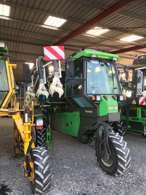Tracteur enjambeur TECNOMA AXH110  - photo principale
