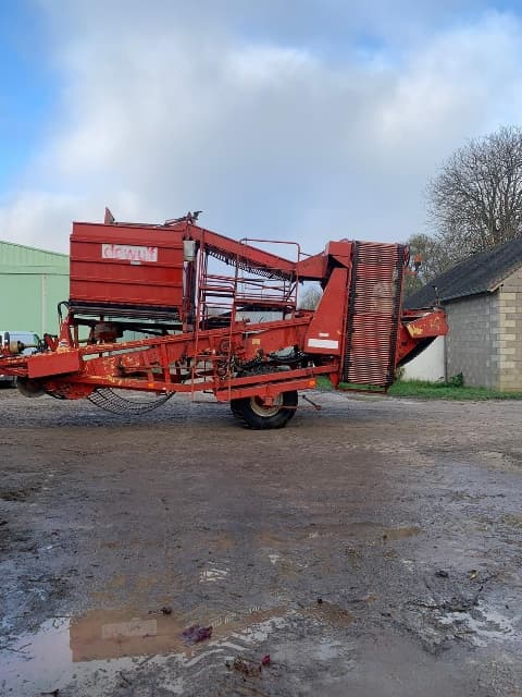 68bfe3c26577e7c18c6d28db