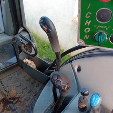 Tracteur VALTRA T 133 HITECH - photo 3