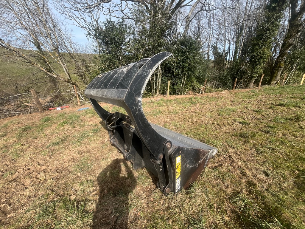 Godet JCB 2.45 manitou - photo slide 4