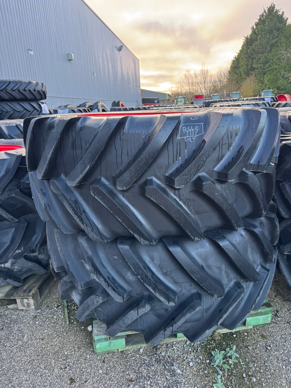Pneumatique MICHELIN VF650/60R38 - photo slide 1