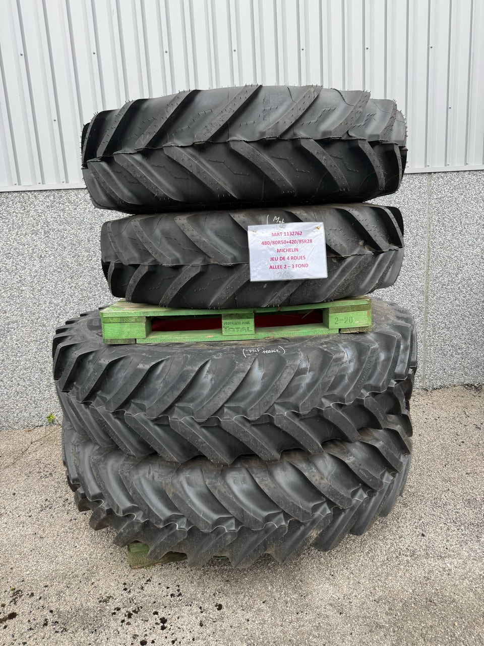Pneumatique MICHELIN 480/80R50+420/85R28 - photo slide 1