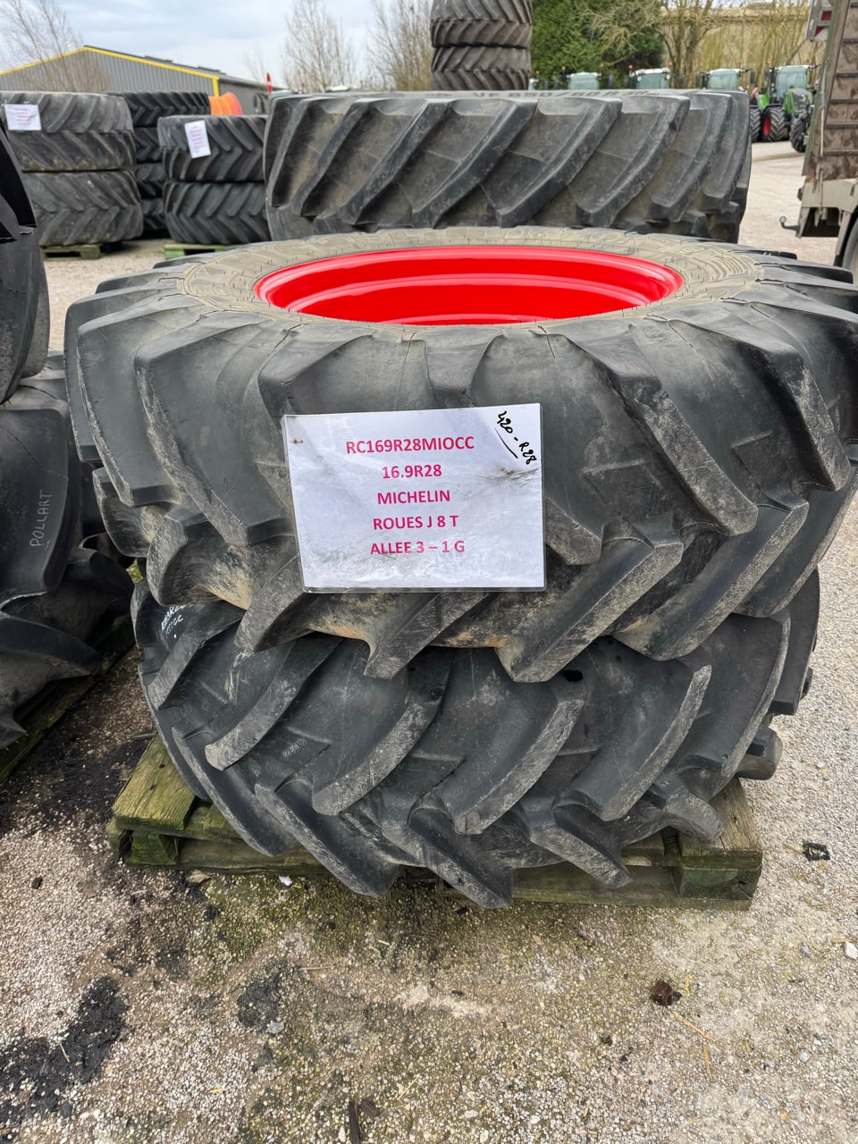 Pneumatique MICHELIN 16,9R28 - photo slide 1