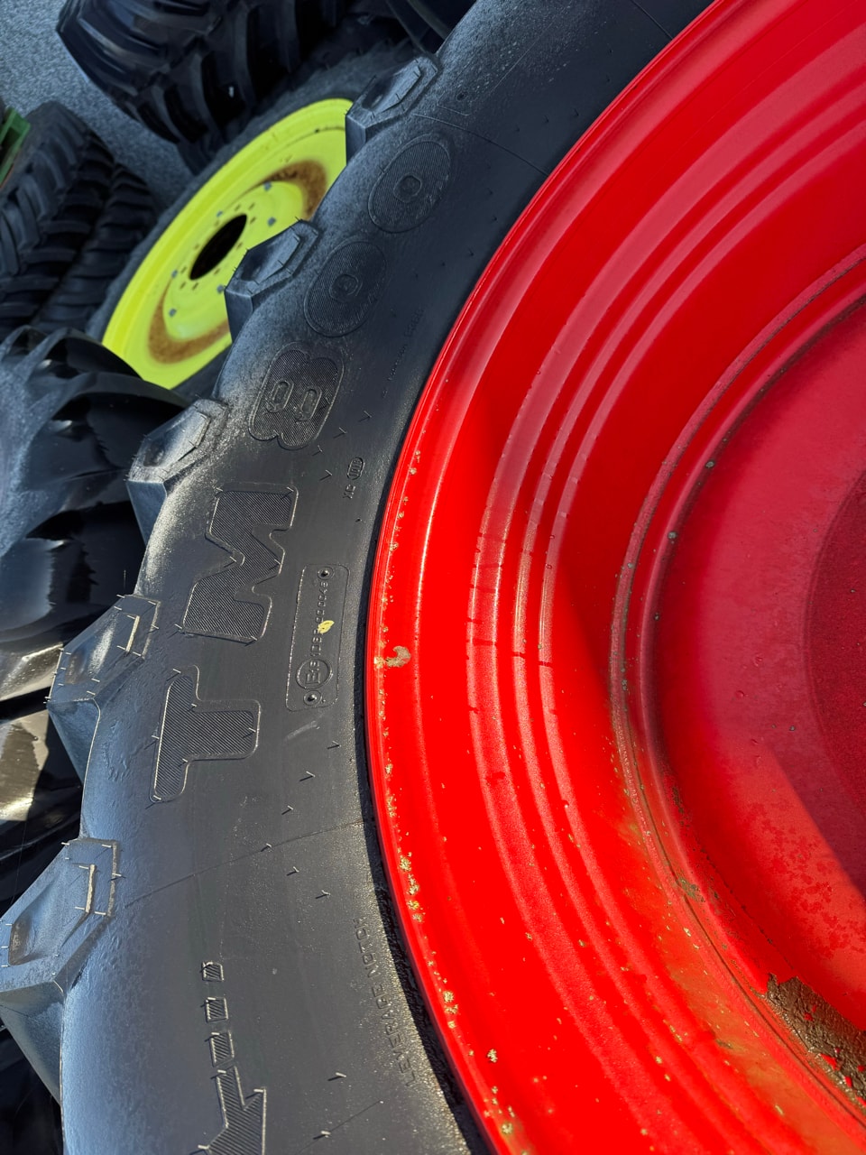 Pneumatique TRELLEBORG 650/65R38 - photo slide 4