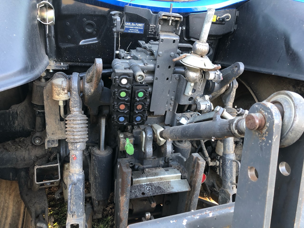 Tracteur chargeur VALTRA N 104 - photo slide 7
