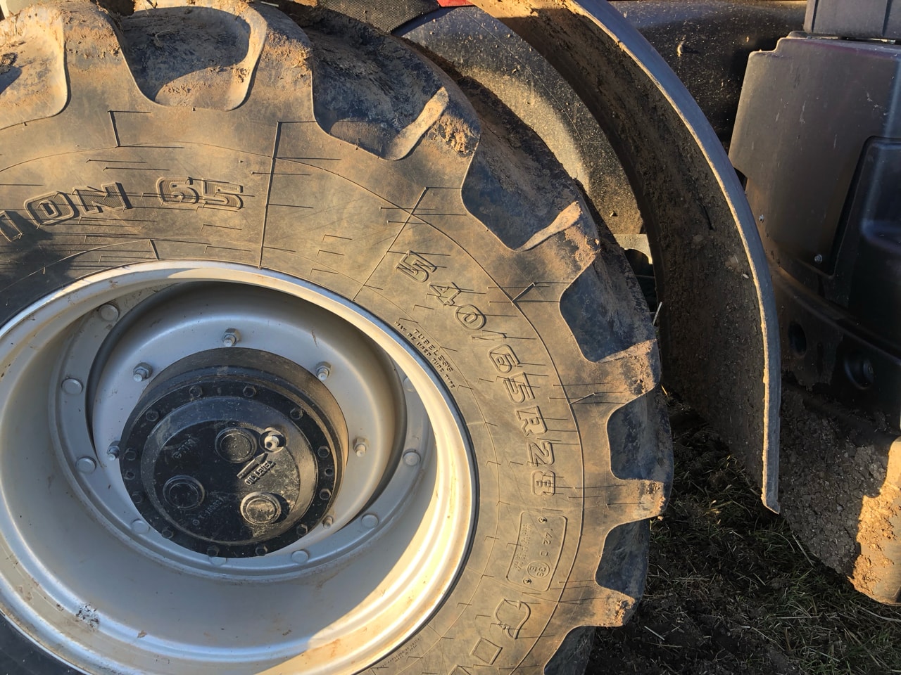 Tracteur chargeur VALTRA N 104 - photo slide 11