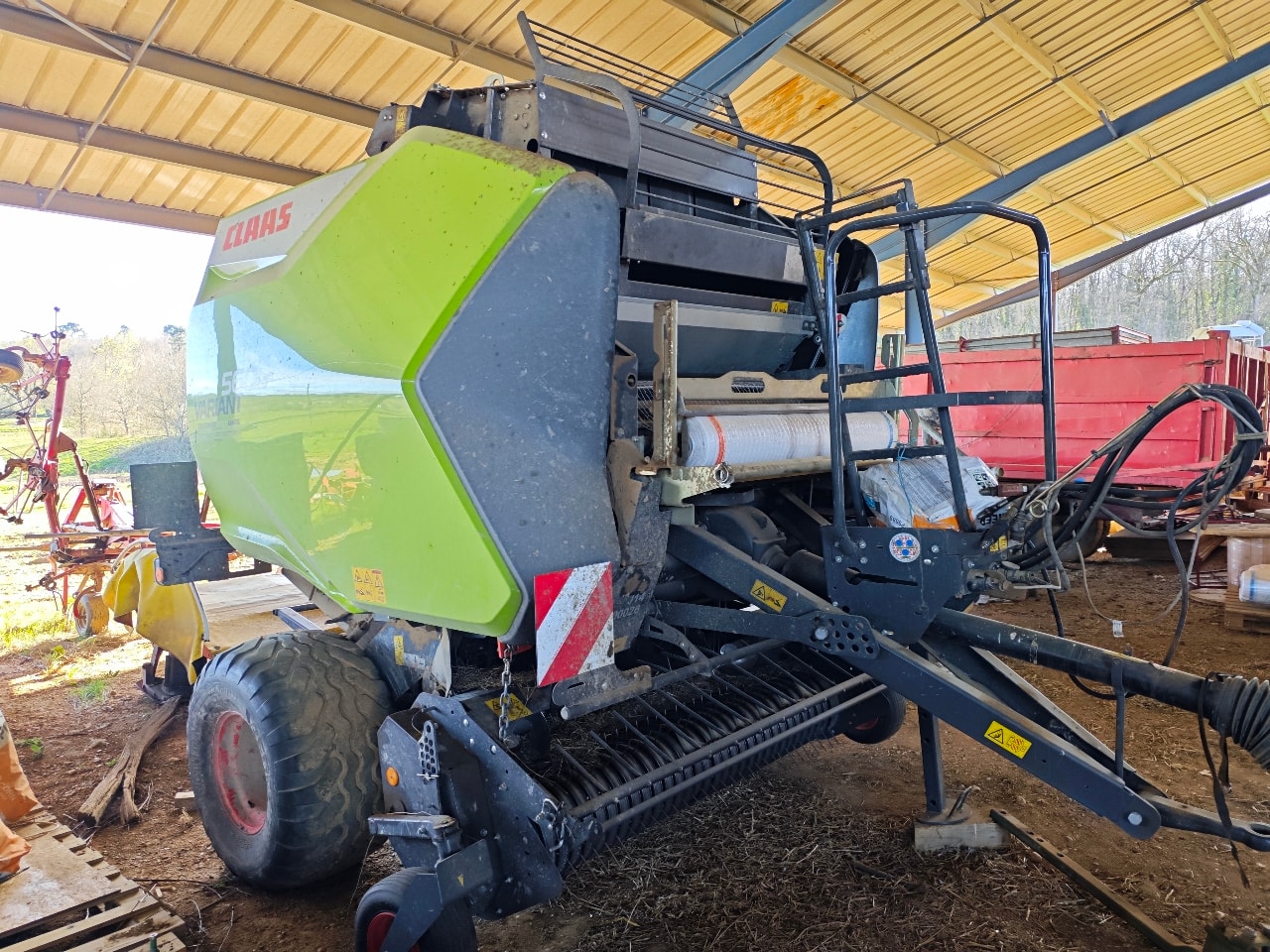 Presse balles rondes CLAAS Variant560 rf - photo slide 1
