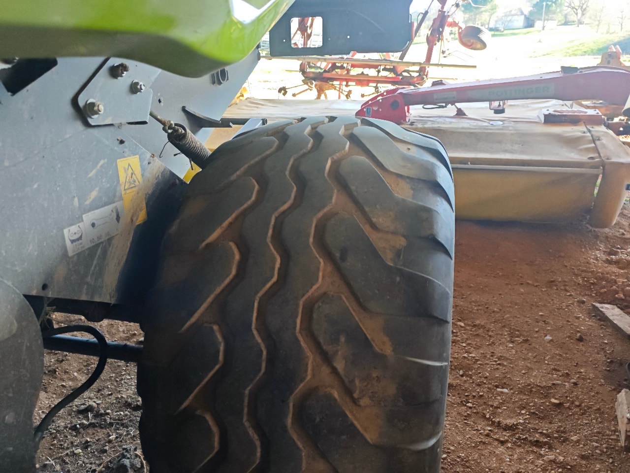 Presse balles rondes CLAAS Variant560 rf - photo slide 6
