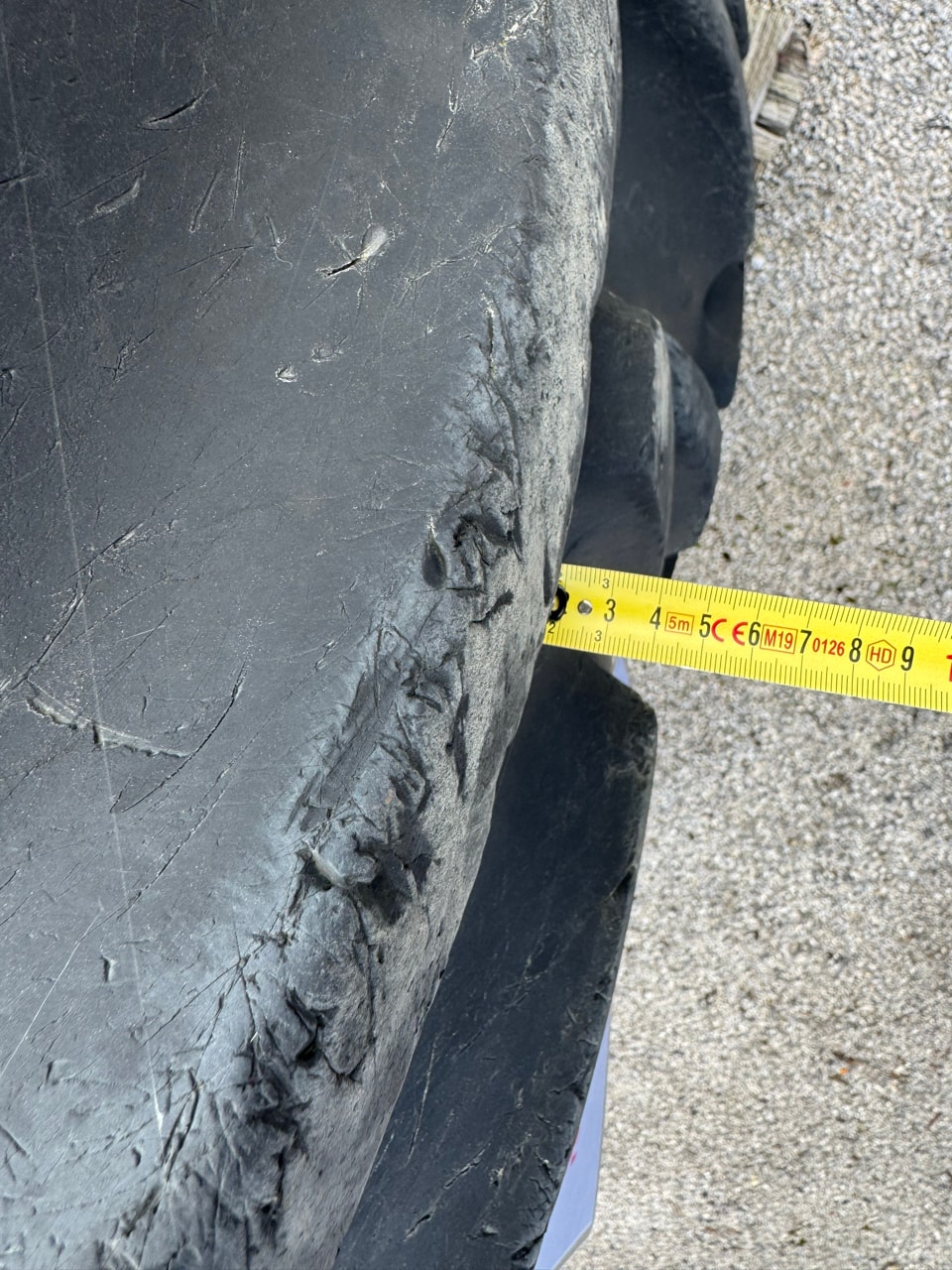 Pneumatique GOODYEAR 18.4E38 - photo slide 5