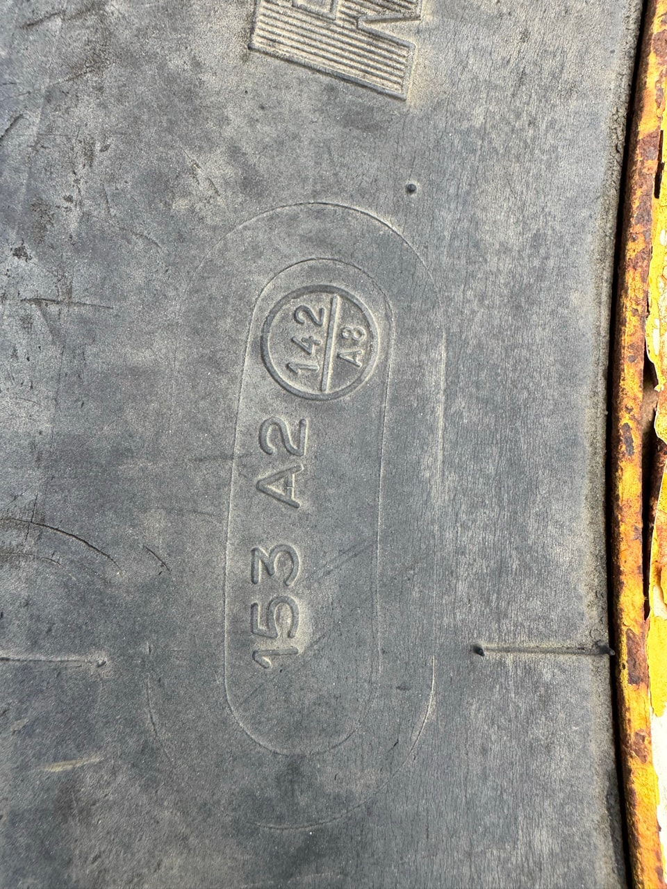 Pneumatique KLEBER 270/95R48 - photo slide 5
