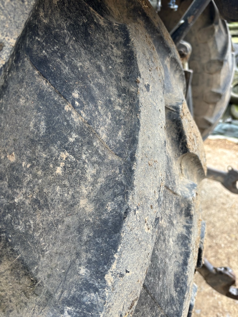 Tracteur CLAAS AXION 820 - photo slide 10