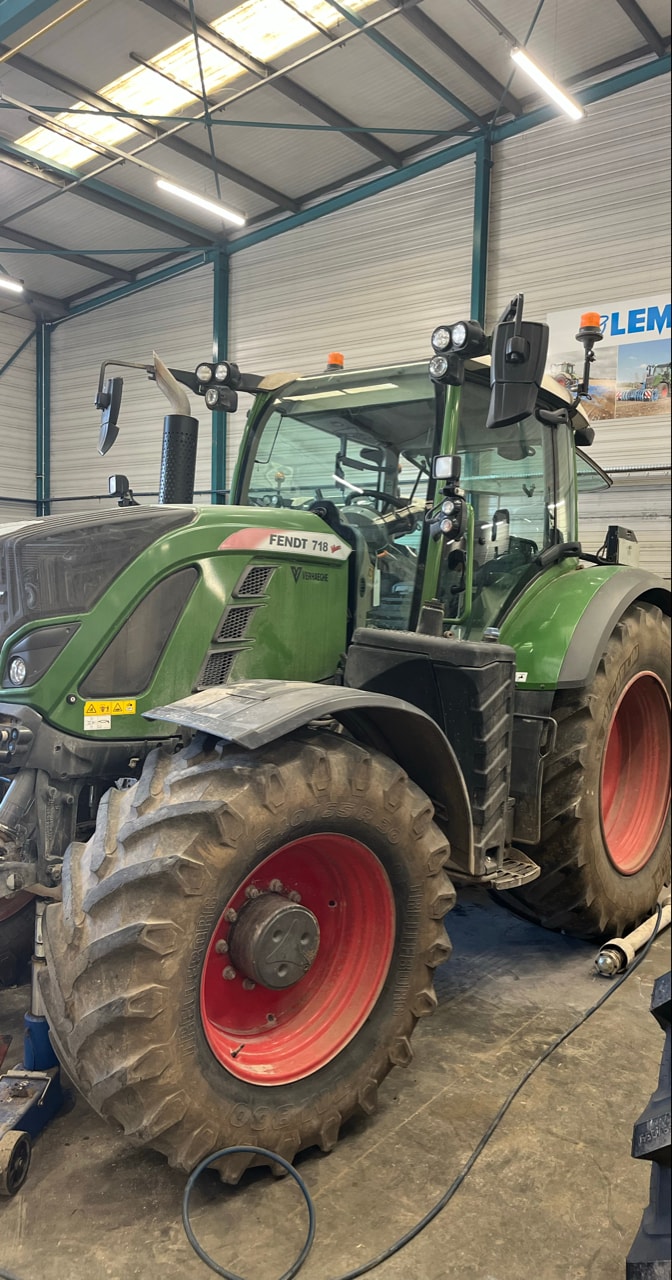 Tracteur FENDT 718 VARIO POWER + - photo slide 2