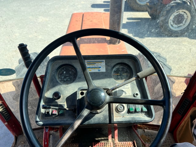 Tracteur CASE IH 845 XL - photo slide 14