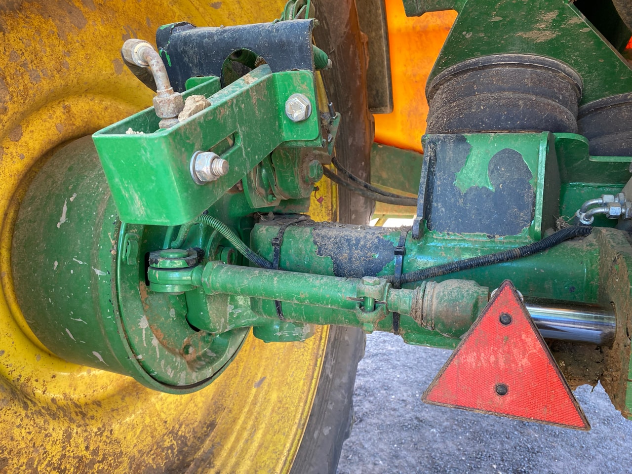 Pulverisateur JOHN DEERE R952i - photo slide 18