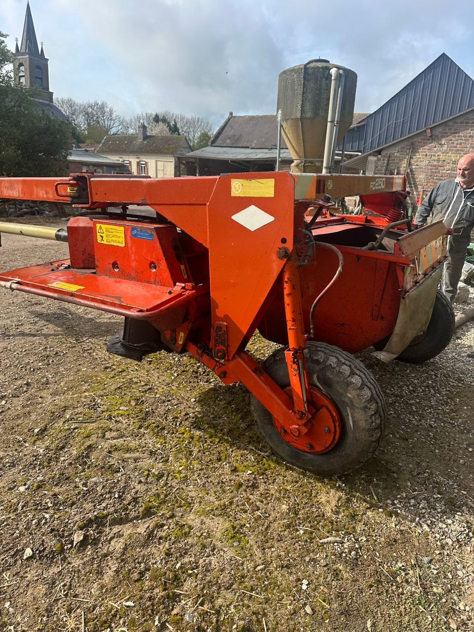Faucheuse KUHN FC250 - photo slide 4