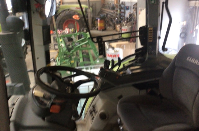 Tracteur CLAAS ARION 610 - photo slide 6