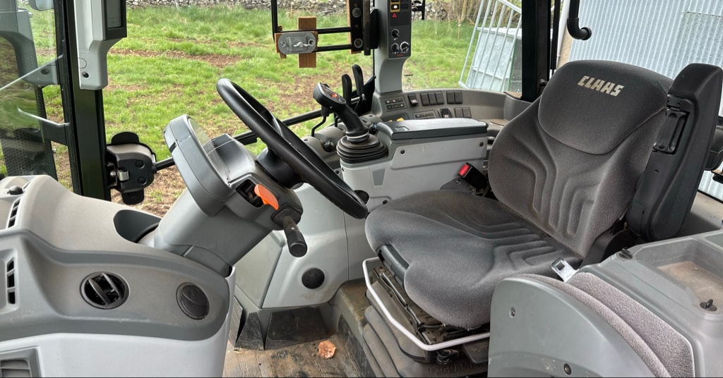 Tracteur chargeur CLAAS ARION 440 - photo slide 12