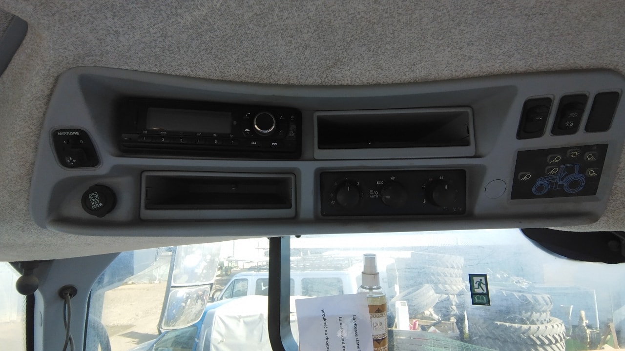 Tracteur NEW HOLLAND T7.210 - photo slide 10