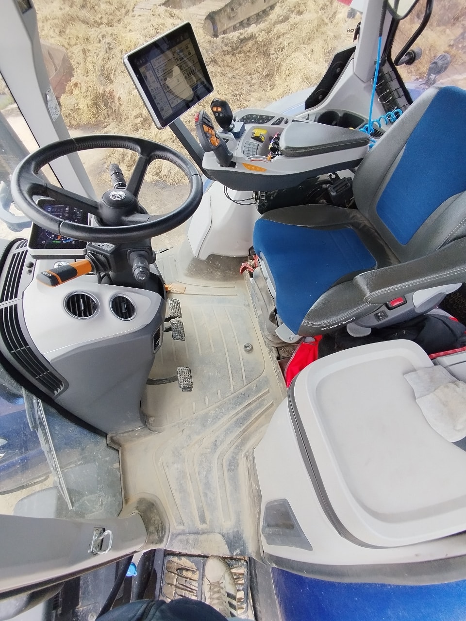 Tracteur NEW HOLLAND T7.245 PLMI AC - photo slide 4