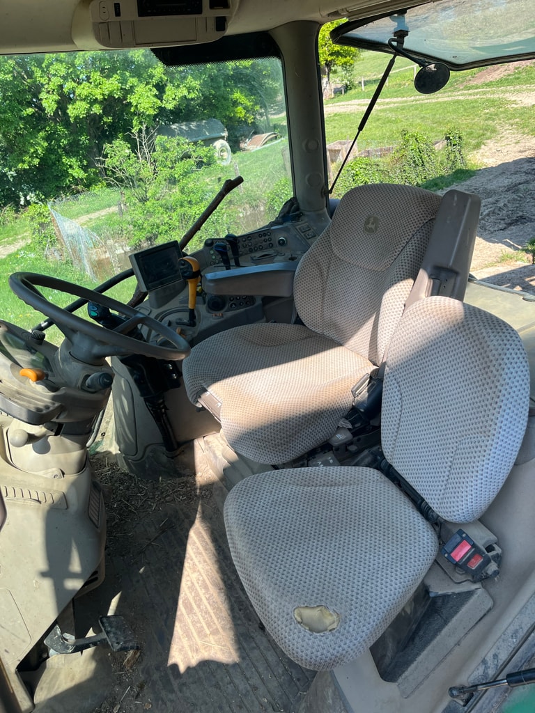 Tracteur chargeur JOHN DEERE 6110R - photo slide 15
