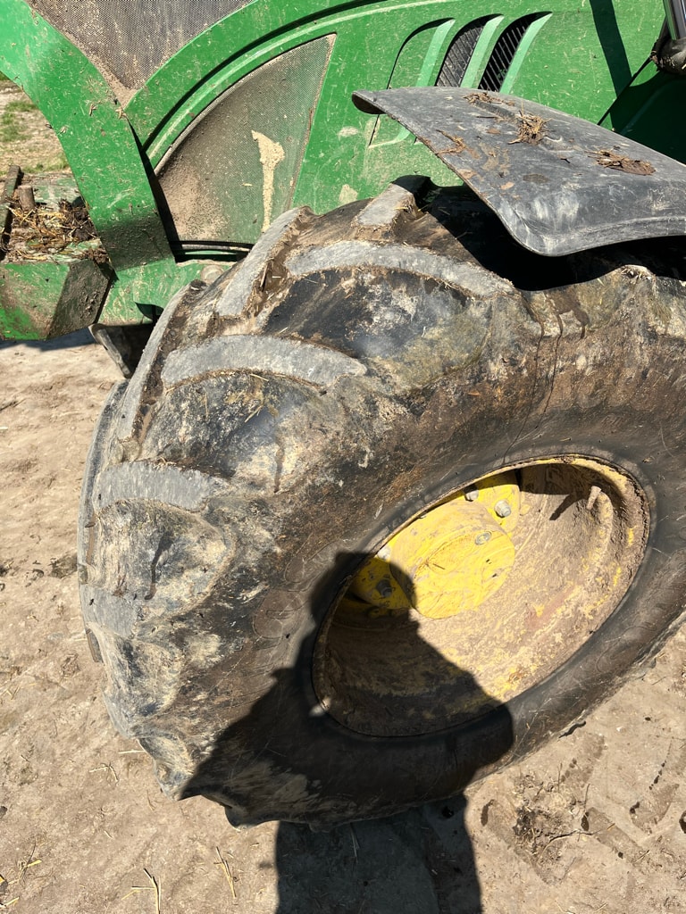 Tracteur chargeur JOHN DEERE 6110R - photo slide 6