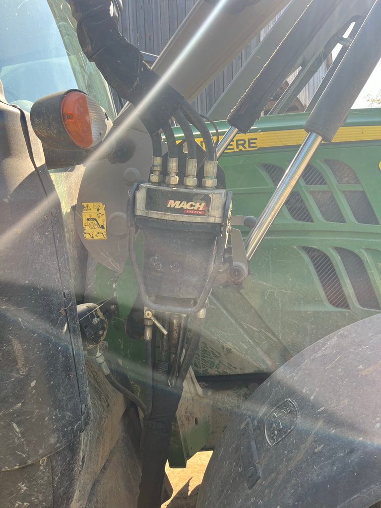 Tracteur chargeur JOHN DEERE 6110R - photo slide 8