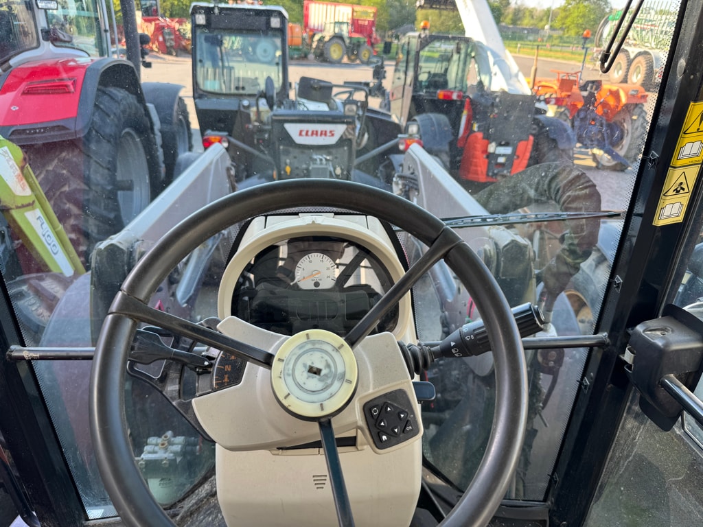 Tracteur chargeur MASSEY FERGUSON 5612 DYNA-6 - photo slide 10