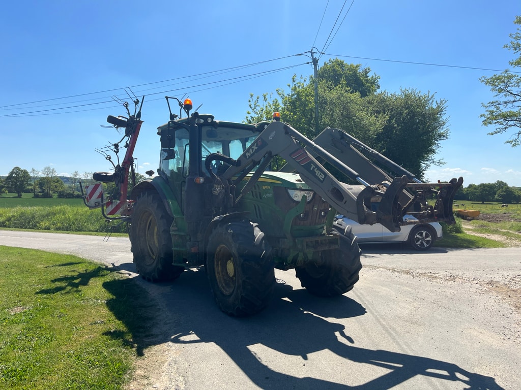 Tracteur chargeur JOHN DEERE 6110R - photo slide 11