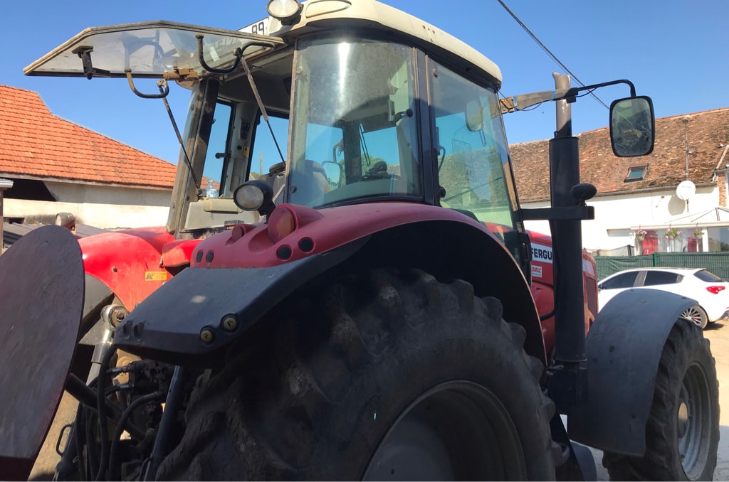 Tracteur MASSEY FERGUSON 6490 - photo slide 13