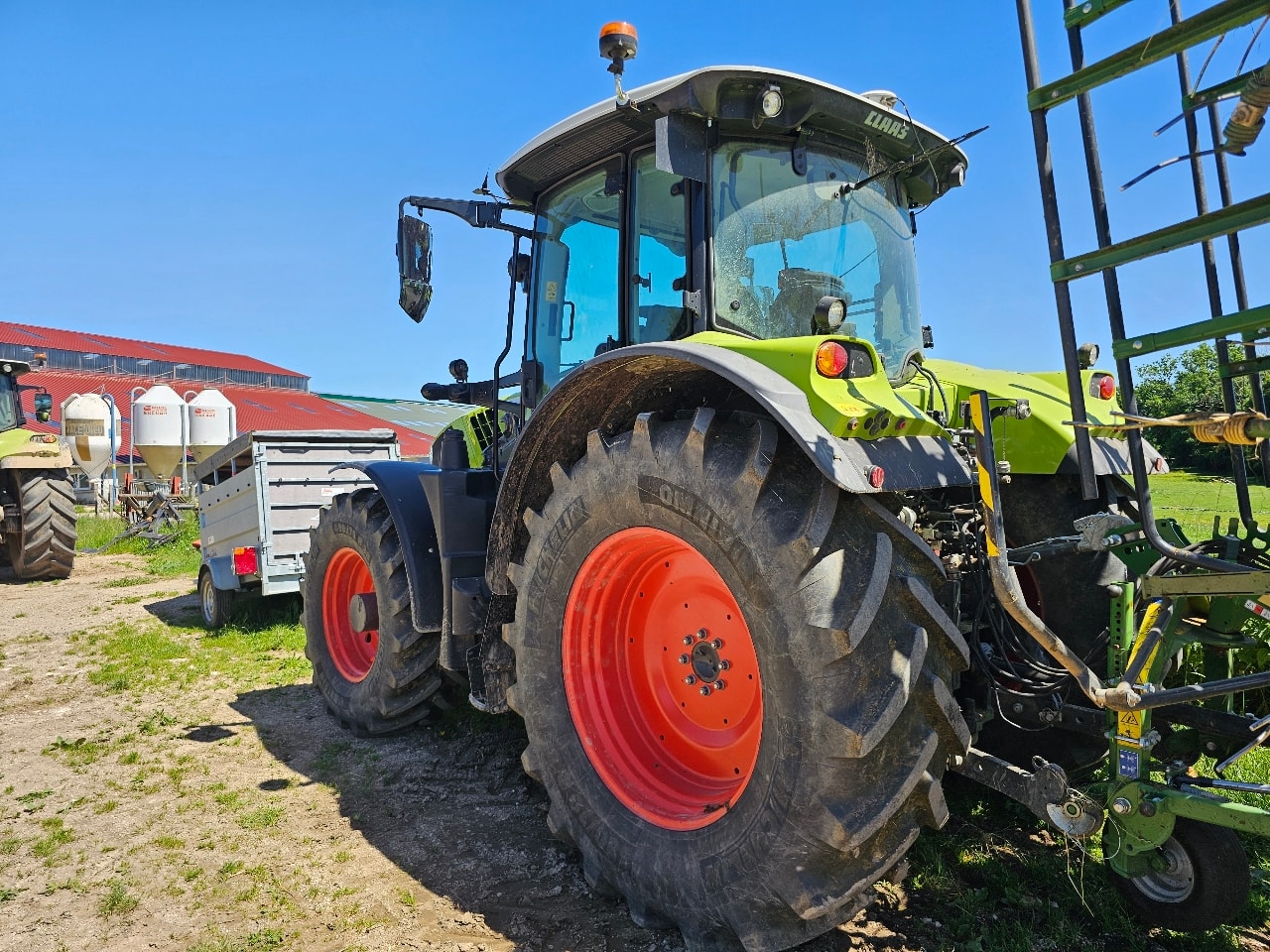 Tracteur CLAAS ARION 530 - photo slide 6